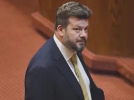 El líder del Partido Nacional Libertario critica la designación de Jouannet en Seguridad.