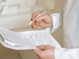 Beneficio en Chile: Exoneración del 7% de salud para mayores de 65 años vulnerables.