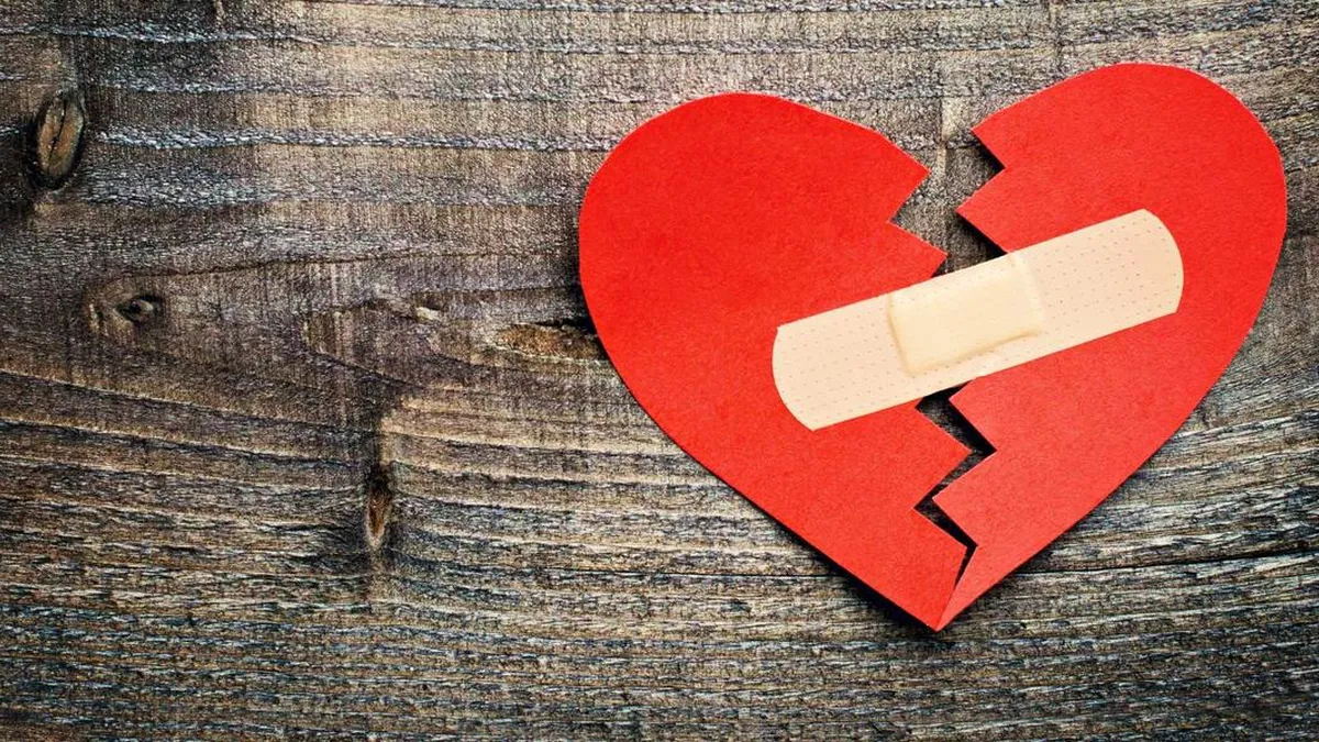 Claudio Valdivia anuncia su ruptura con Pía Weidmann y se enfoca en nuevos proyectos.