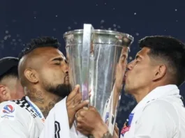 Esteban Pavez se despide de Colo Colo y se une a Alianza Lima tras cuatro años.