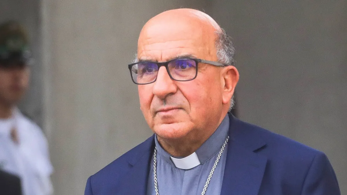 El cardenal Chomali defiende la fe chilena tras críticas a rutina de Kramer en Viña 2026.
