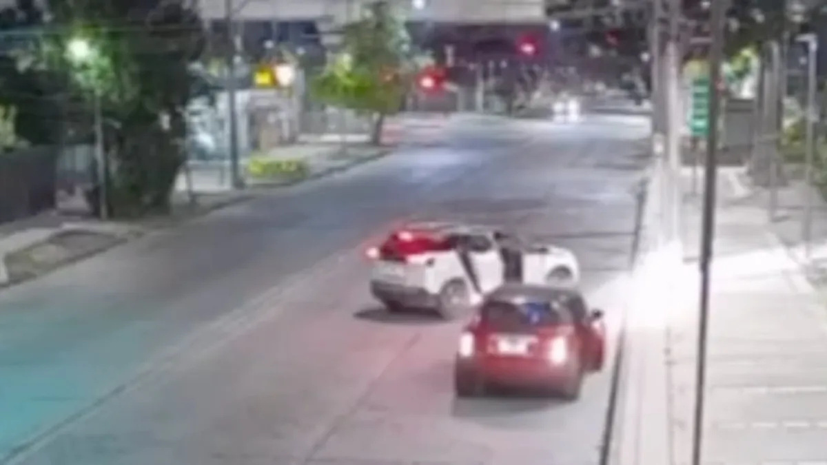 Asalto entre bandas en La Florida: enfrentamiento y robo de vehículos.