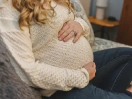 El fuero maternal asegura estabilidad laboral a trabajadoras embarazadas.