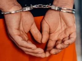 Tribunal en India condena a muerte a pareja por abusos a 33 niños y venta de vídeos.