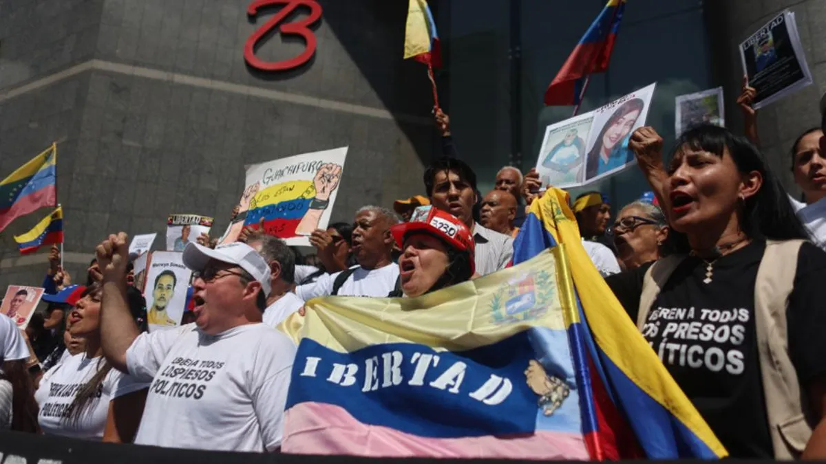 La justicia venezolana libera a 379 presos políticos tras ley de amnistía.