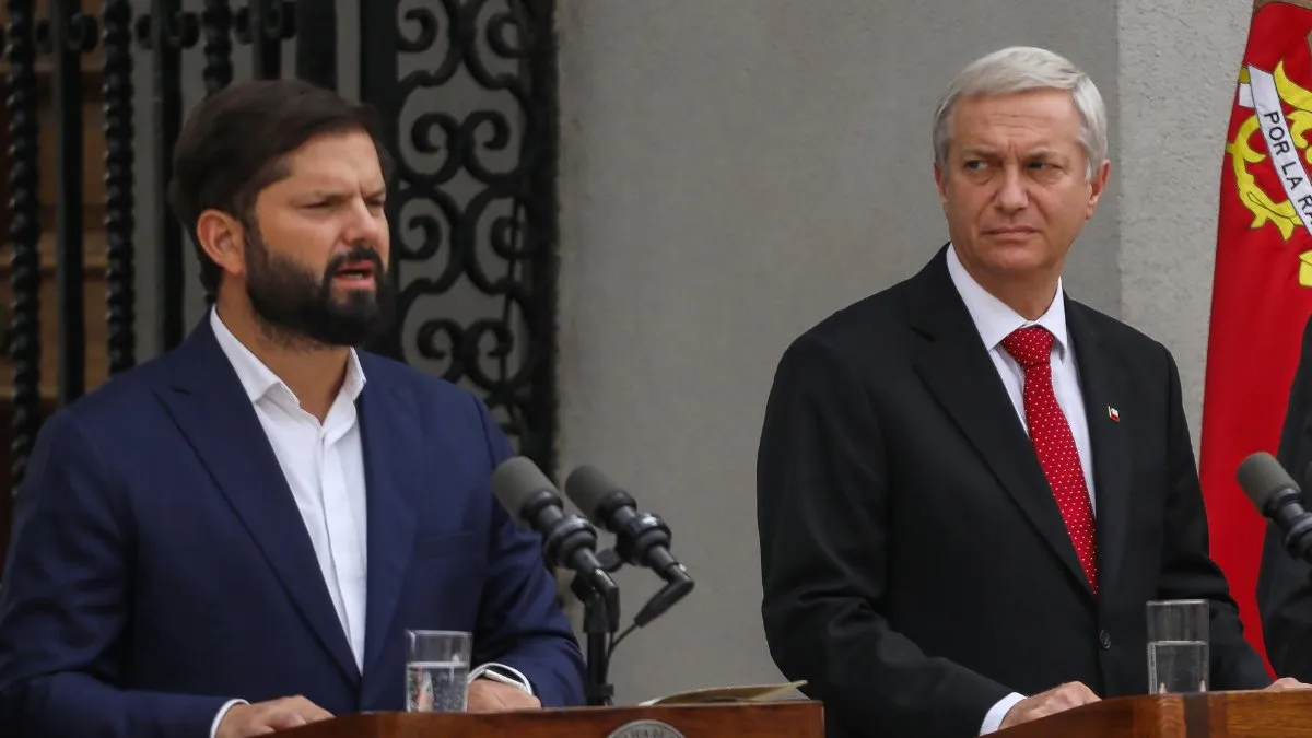 Ministros de Kast inician traspaso de mando y abordan reconstrucción de Valparaíso.