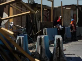 Desalojo en campamento Santa Marta: 375 personas afectadas