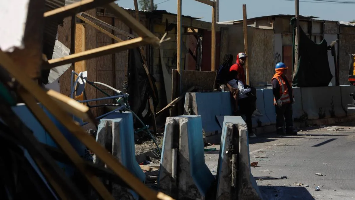 Desalojo en campamento Santa Marta: 375 personas afectadas