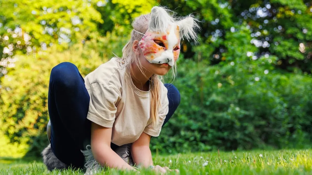 El Dr. Mardonez advierte sobre los peligros de adoptar posturas cuadrúpedas.