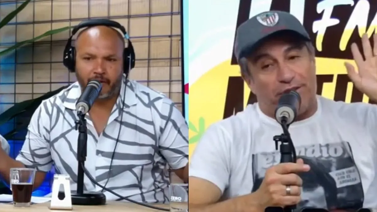 Exjugadores y periodistas se divierten en un caótico intercambio deportivo.