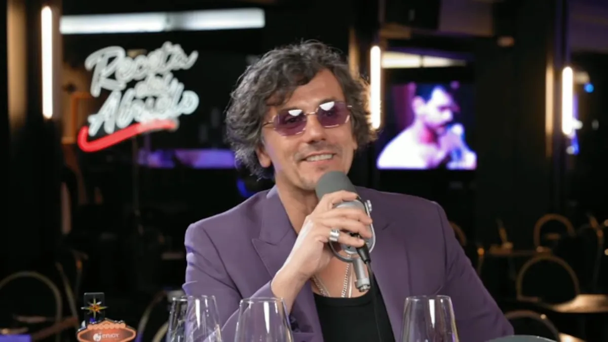 Sergio Lagos aclara rumores de romance con Rayén Araya y critica la prensa.