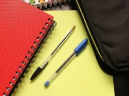 Sernac presenta Cotizador Escolar para comparar precios de útiles y uniformes.