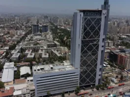Telefónica Chile despide a 700 trabajadores tras traspaso a Millicom.