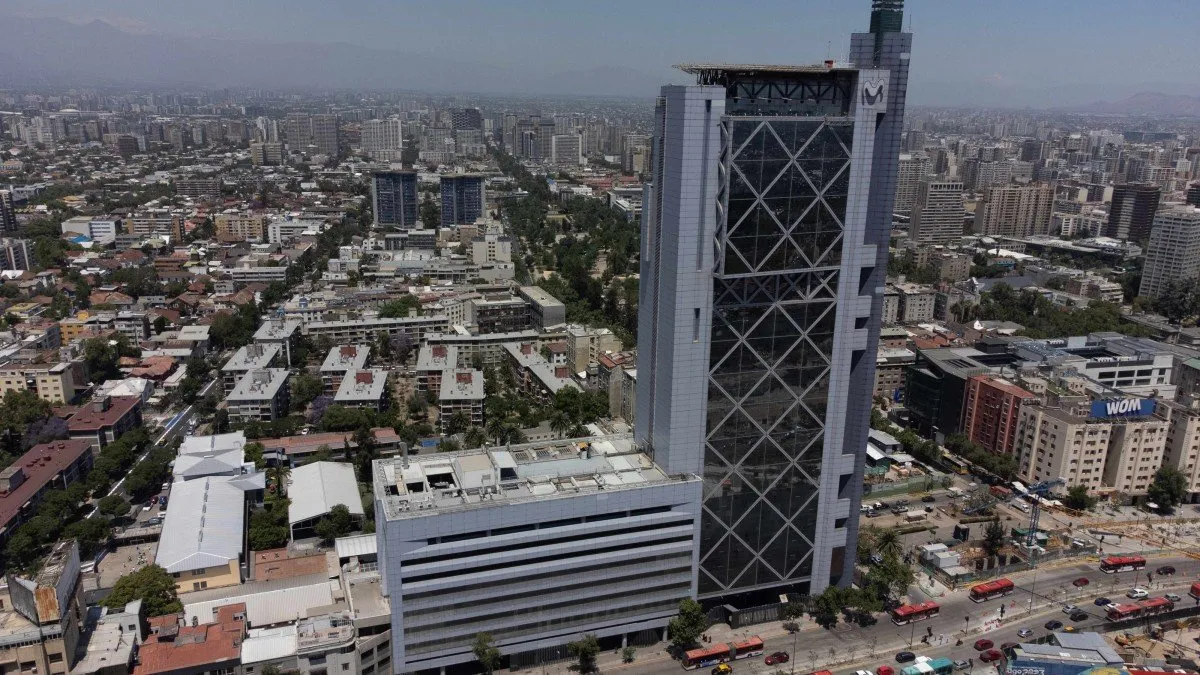 Telefónica Chile despide a 700 trabajadores tras traspaso a Millicom.