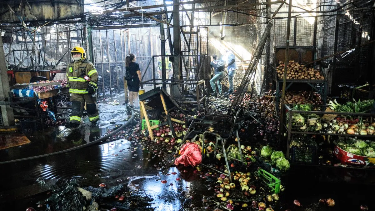 La Vega Central se recupera: más del 70% de locales seguirán operando tras incendio.