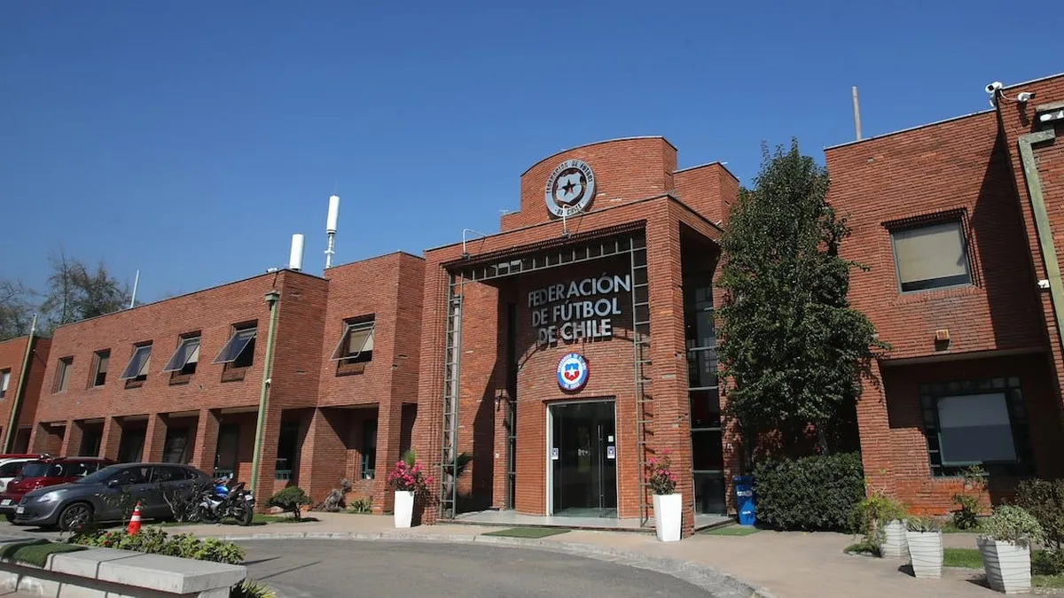 Tensión en la ANFP: divisiones y acusaciones de golpe de estado en el Consejo de Presidentes. Tensión en la ANFP: divisiones y acusaciones de golpe de estado en el Consejo de Presidentes.