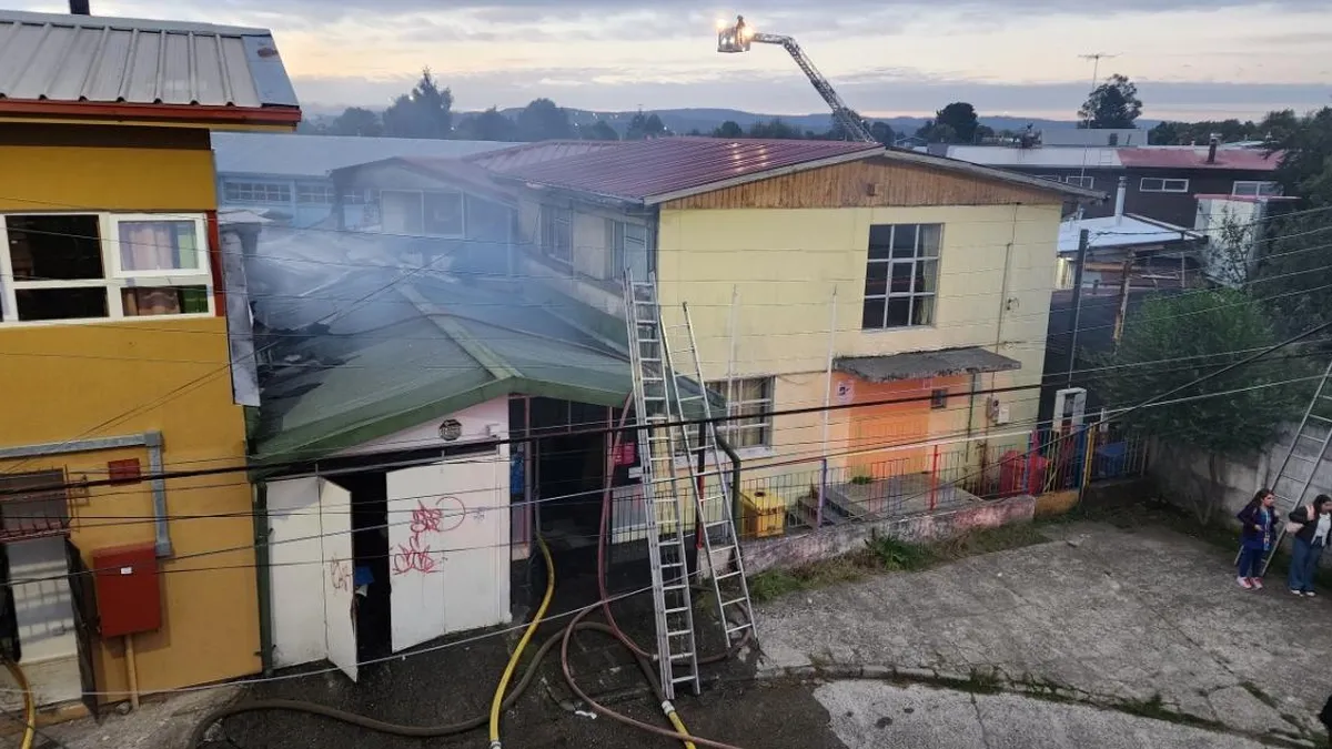 Tres años del incendio: incertidumbre en la escuela Ann Sullivan de Valdivia.