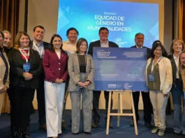 Informe revela que solo 57 de 345 municipios en Chile son liderados por mujeres.