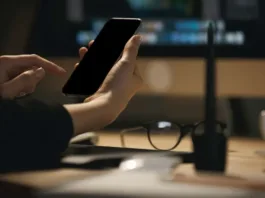 Cargar el celular de noche: mitos y realidades sobre la salud de la batería.