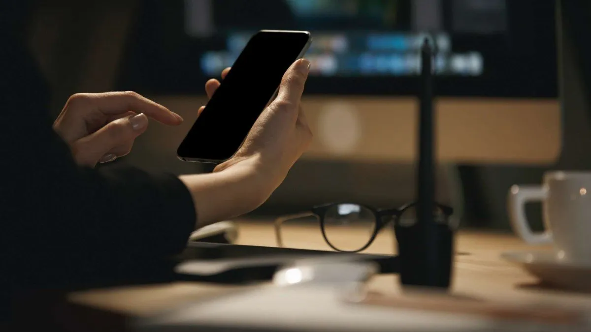 Cargar el celular de noche: mitos y realidades sobre la salud de la batería.