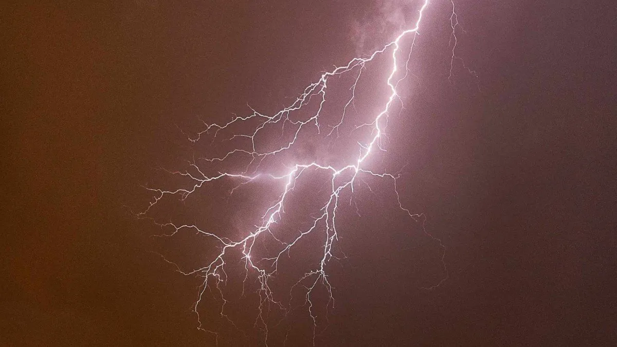 Tormentas eléctricas en 7 regiones de Chile: mantente informado y seguro.