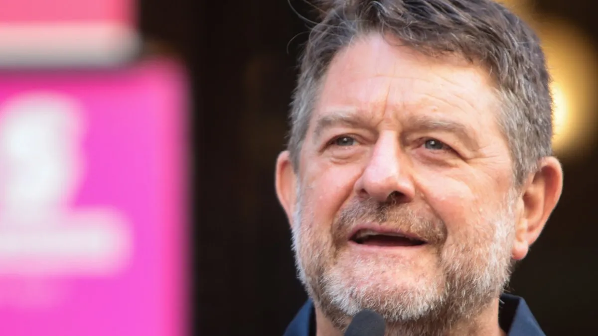 Claudio Orrego celebra triunfo judicial que fortalece su posición ante la Fiscalía.