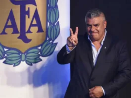 La AFA y Claudio Tapia procesados por apropiación indebida de tributos en Argentina.