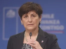 La Contraloría investiga atención médica privilegiada a madre de ex ministra.