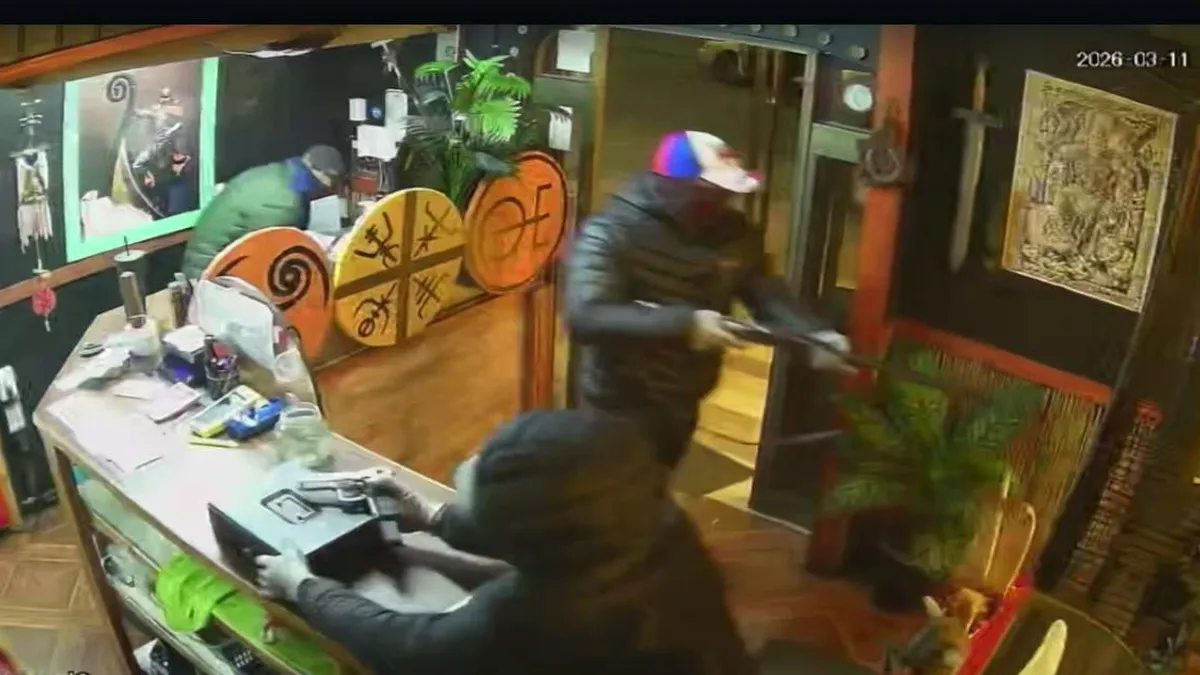 Asalto armado en local de comida rápida en Coronel; delincuentes detenidos por Carabineros.