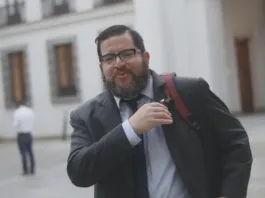 Cristián Valenzuela asume responsabilidad por error comunicacional sobre finanzas del Estado.
