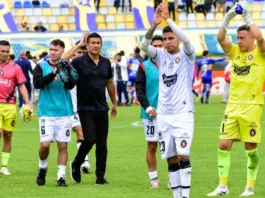 Deportes Limache podría perder puntos por deudas de cotizaciones en la Liga.