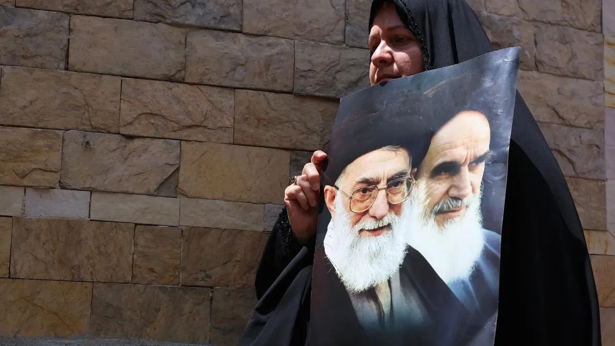 Trump advierte sobre la sucesión en Irán; ministro rechaza interferencias externas.