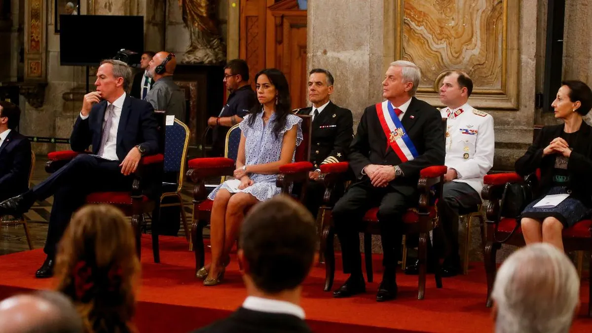 El arzobispo Chomalí llama a dignificar la política y fortalecer la democracia.