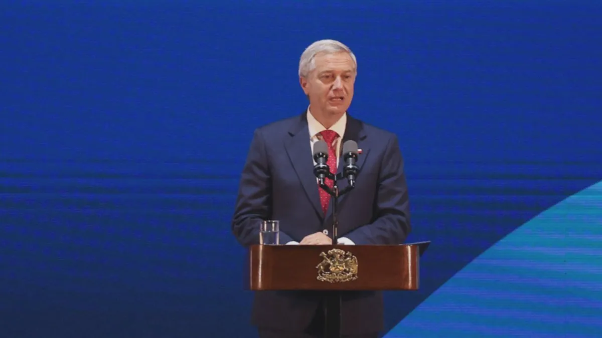 Filtraciones revelan estrategias del gobierno chileno ante crisis de combustibles.