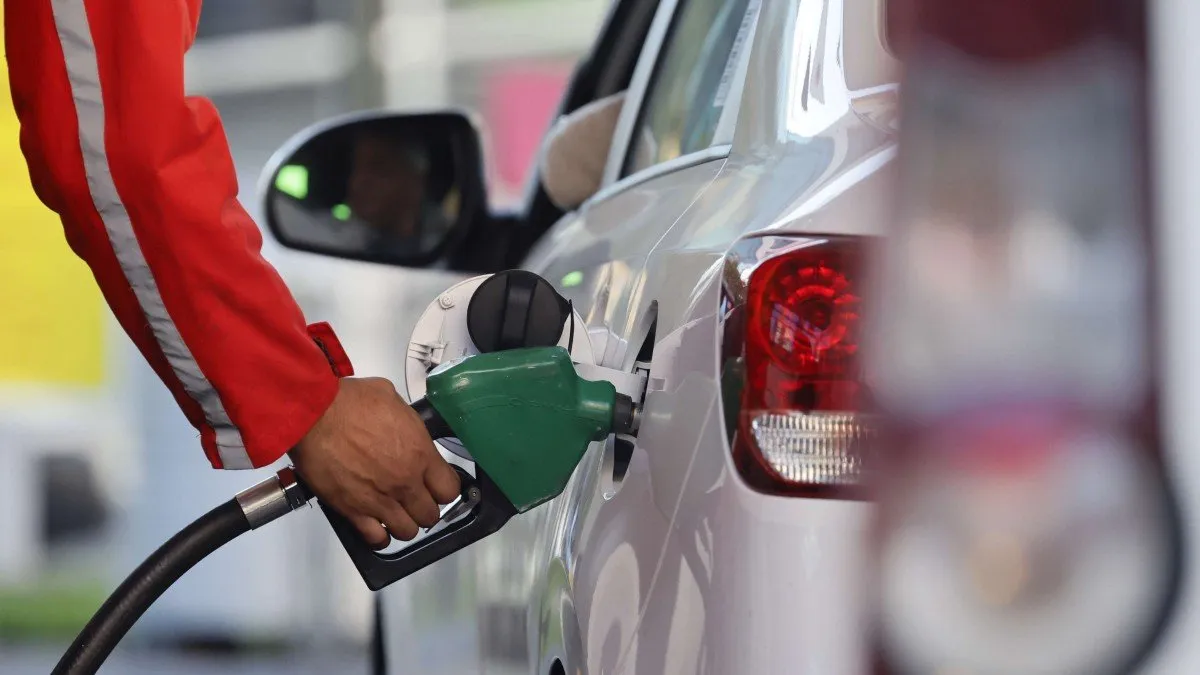 Aumento de combustibles: $370 en bencinas y $580 en diésel impactan a automovilistas.