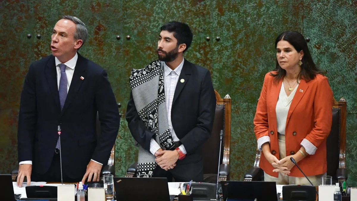 El nuevo gobierno asume el control del Congreso tras una votación polémica.