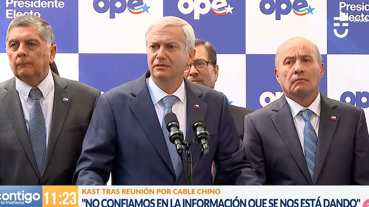 Kast finaliza traspaso de información con Boric por falta de confianza.
