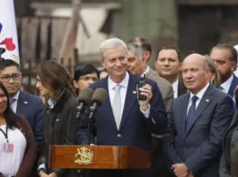 El presidente Kast rinde homenaje al sargento Figueroa y promete justicia.