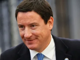 José Miguel Salazar renuncia en medio de acusaciones en la Universidad San Sebastián.