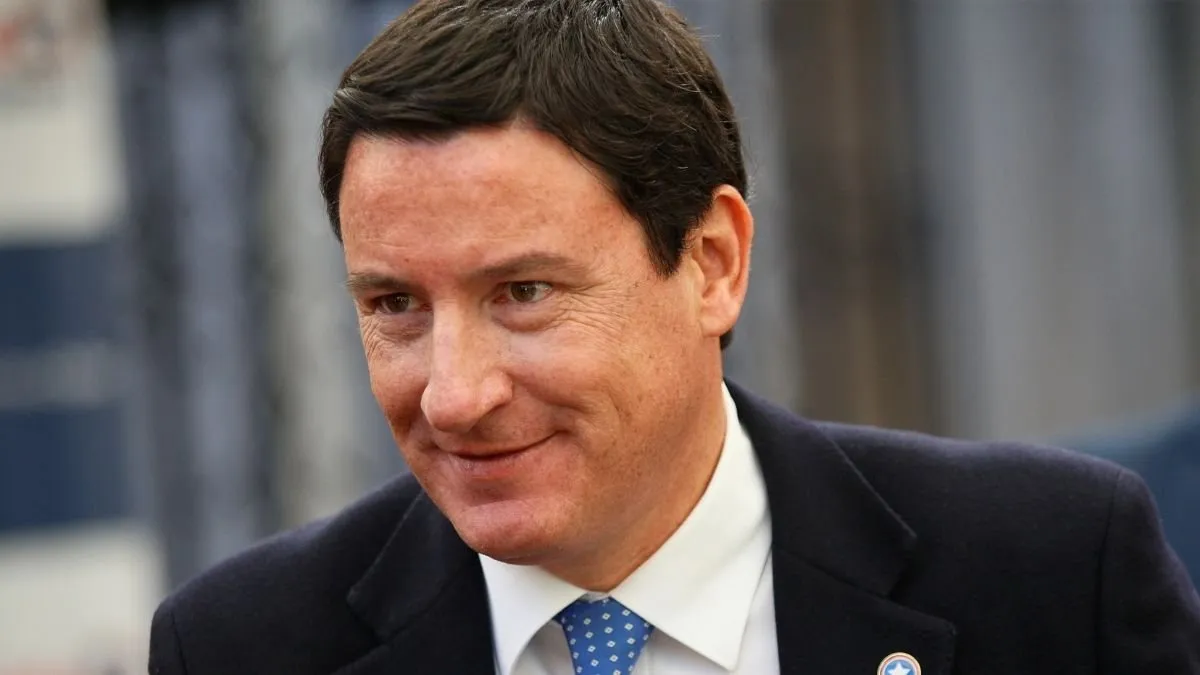 José Miguel Salazar renuncia en medio de acusaciones en la Universidad San Sebastián.