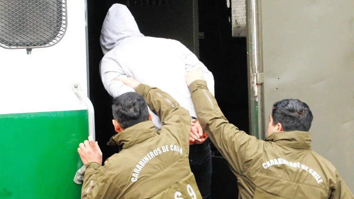 Detenido hombre de 23 años por homicidio en Las Condes tras ataque en diciembre.