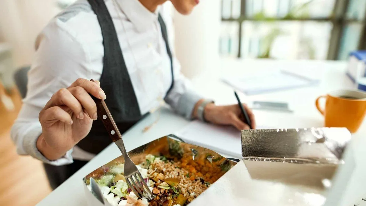 Inicia la implementación de la Ley de 40 horas: jornada laboral se reduce a 42 horas.