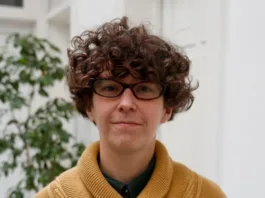 "Los huesos": un viaje musical entre vivos y muertos