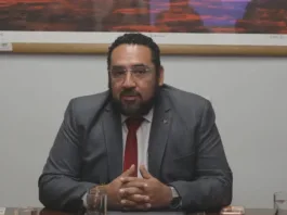 Sostenedores critican al Ministerio de Educación por falta de transparencia y pagos.