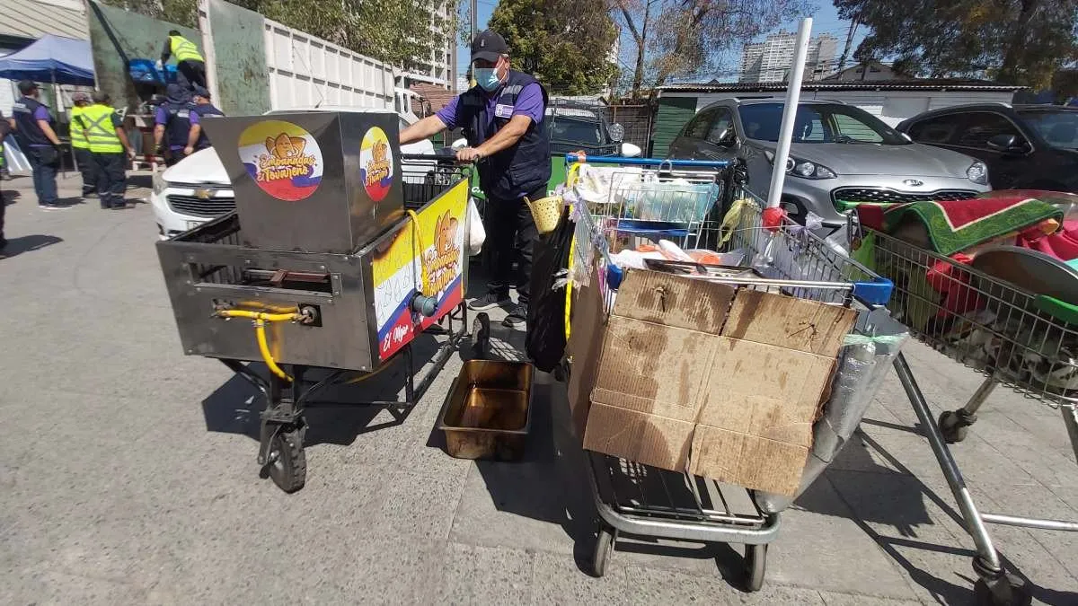 El Ministerio de Salud propone regular la venta de alimentos en la vía pública.