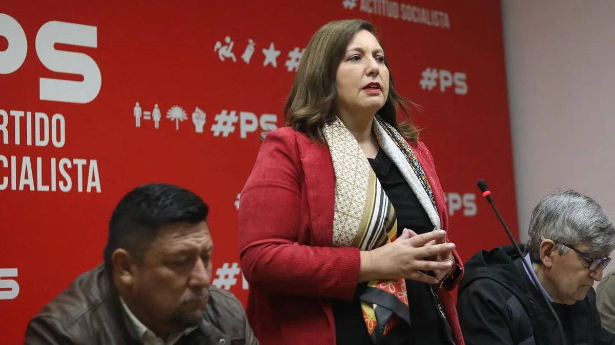 El PS de Chile denuncia el alza de combustibles y su impacto en el costo de vida.