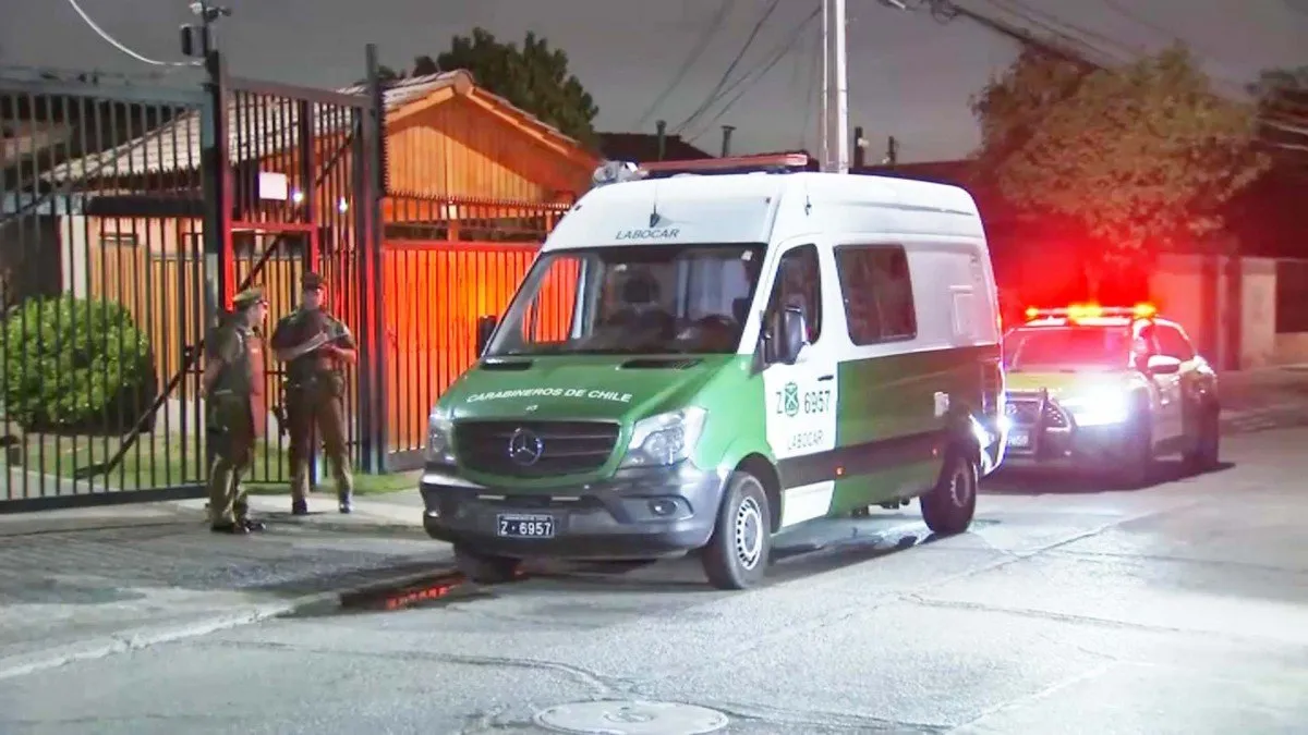 Un padre herido al proteger a su hija en un violento portonazo en Pudahuel.