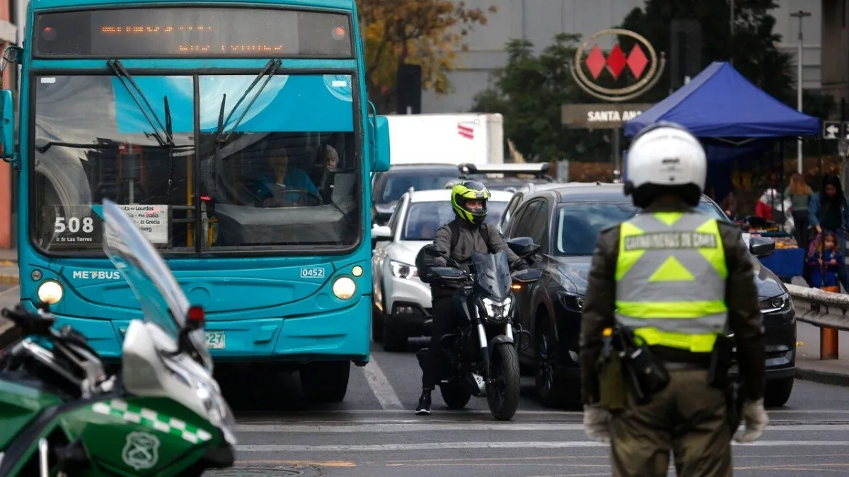 El "Súper Lunes" trae más de 6.500 micros y refuerzos en el Metro de Santiago.