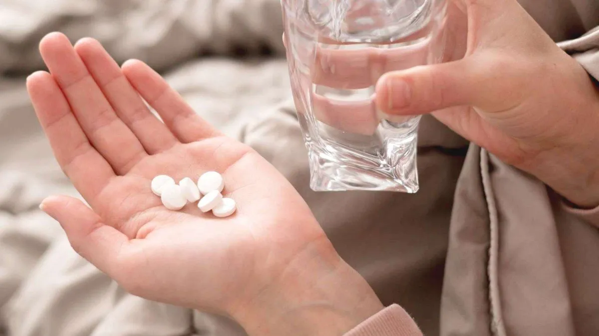 Estudio revela vínculo entre paracetamol y conductas de riesgo en jóvenes.