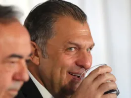 Aníbal Mosa busca controlar Blanco y Negro con nueva OPA para acciones.